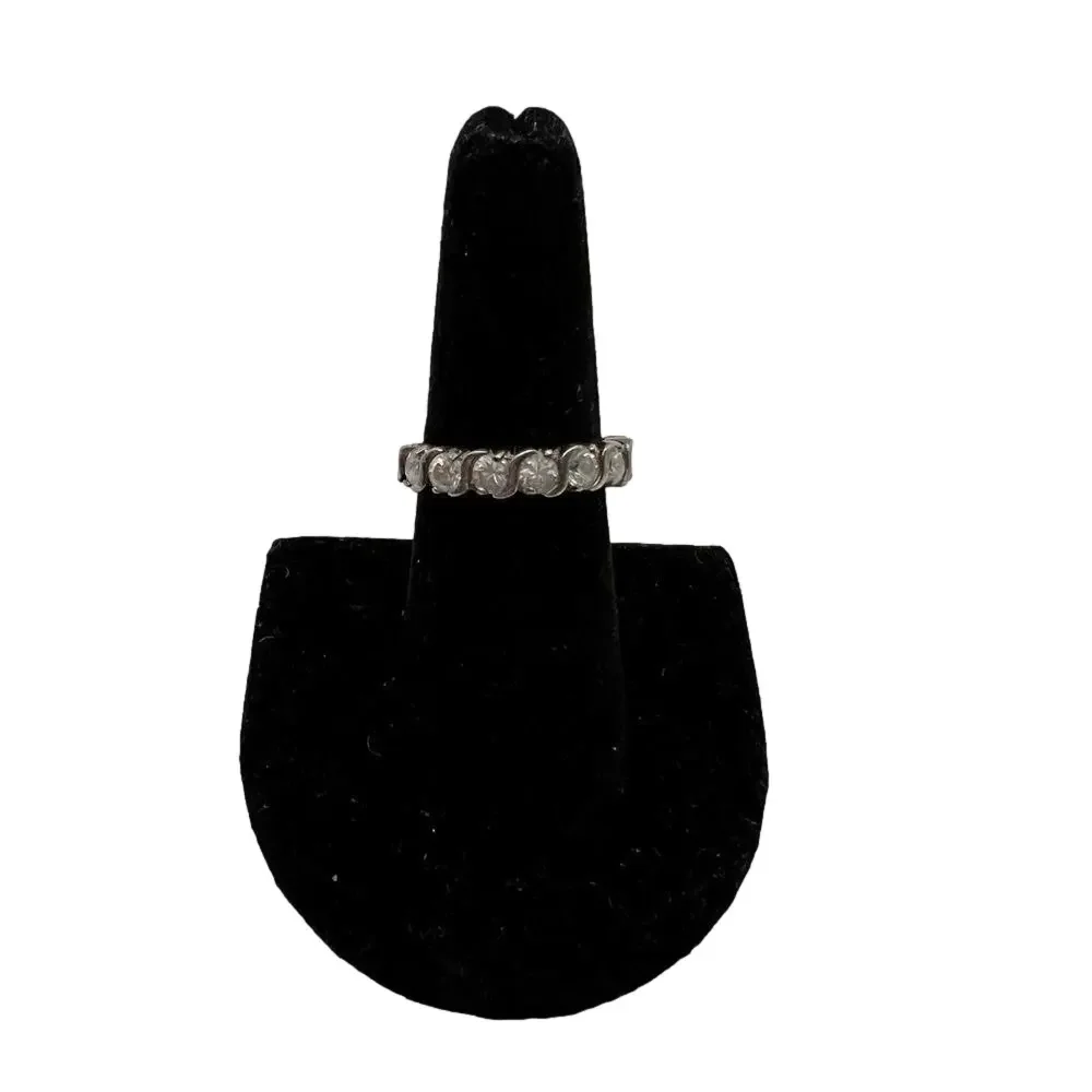Sterling silver 925 sparkly rhinestone studded ring - size 7.5